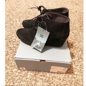 Toms Black Suede Women's Kala Booties Size 9.5